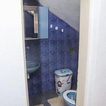 Apartman Ema *