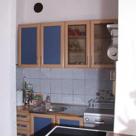 Apartman Ema *